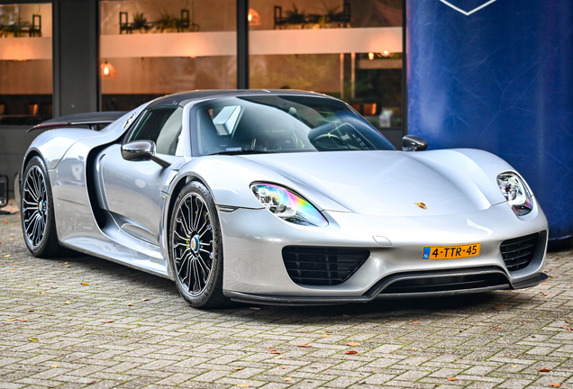 Porsche 918 Spyder Weissach Package