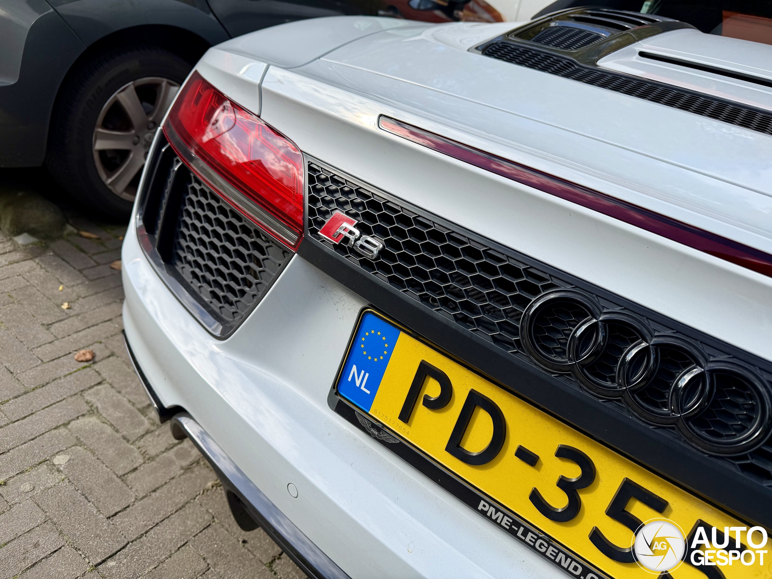 Audi R8 V10 Spyder 2016