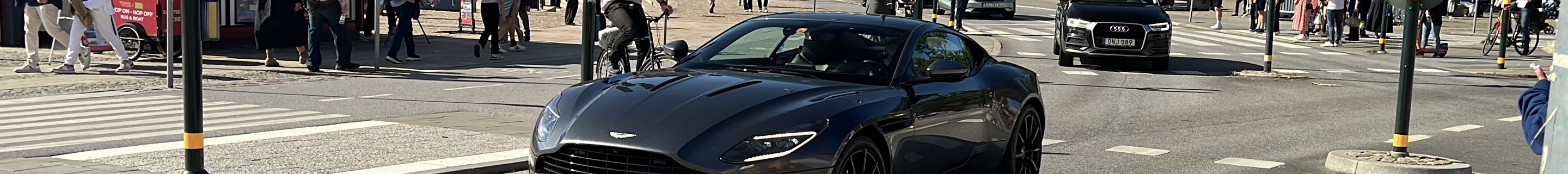 Aston Martin DB11 AMR