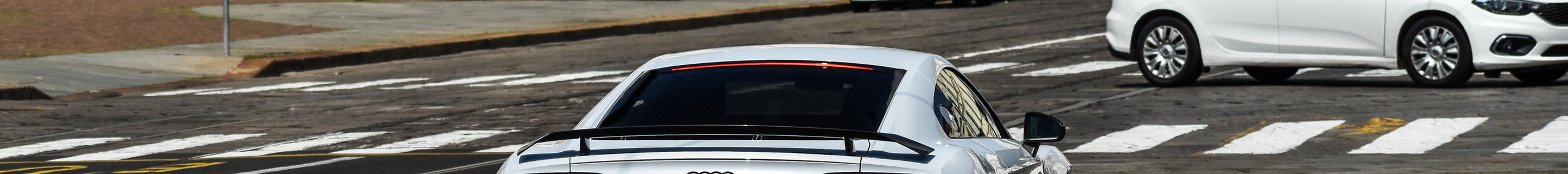 Audi R8 V10 Plus 2015