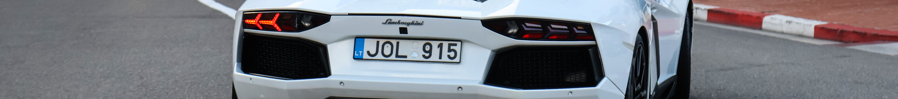 Lamborghini Aventador LP700-4 Roadster