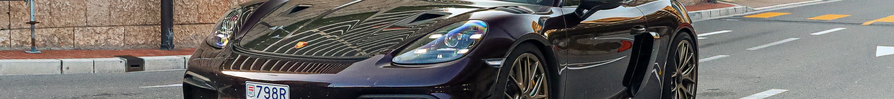 Porsche 718 Cayman GT4 RS Weissach Package