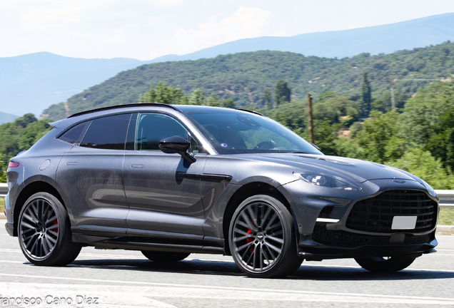 Aston Martin DBX707