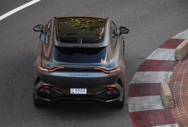 Aston Martin DBX707
