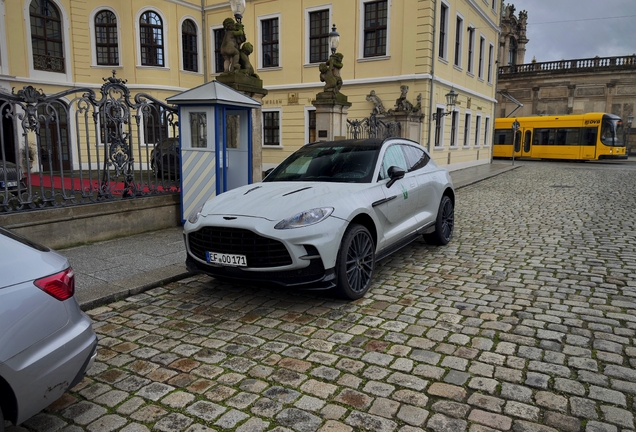 Aston Martin DBX707