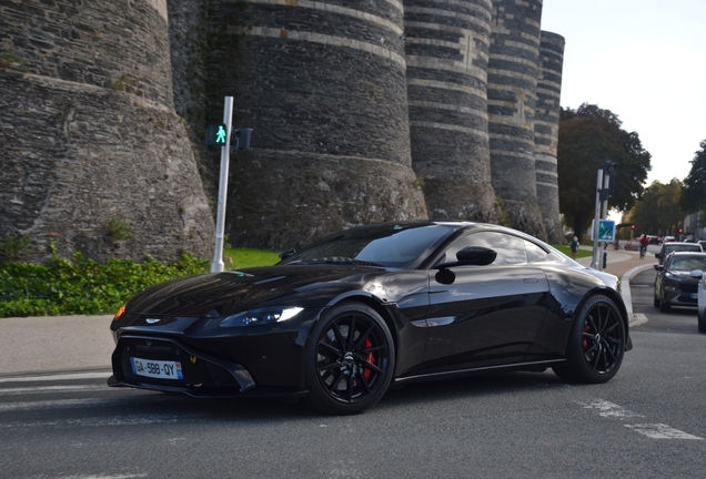 Aston Martin V8 Vantage 2018
