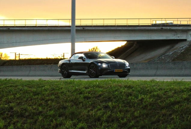 Bentley Continental GTC 2019