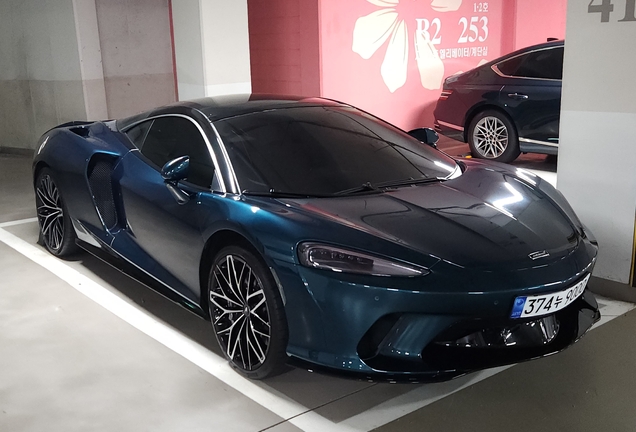 McLaren GT