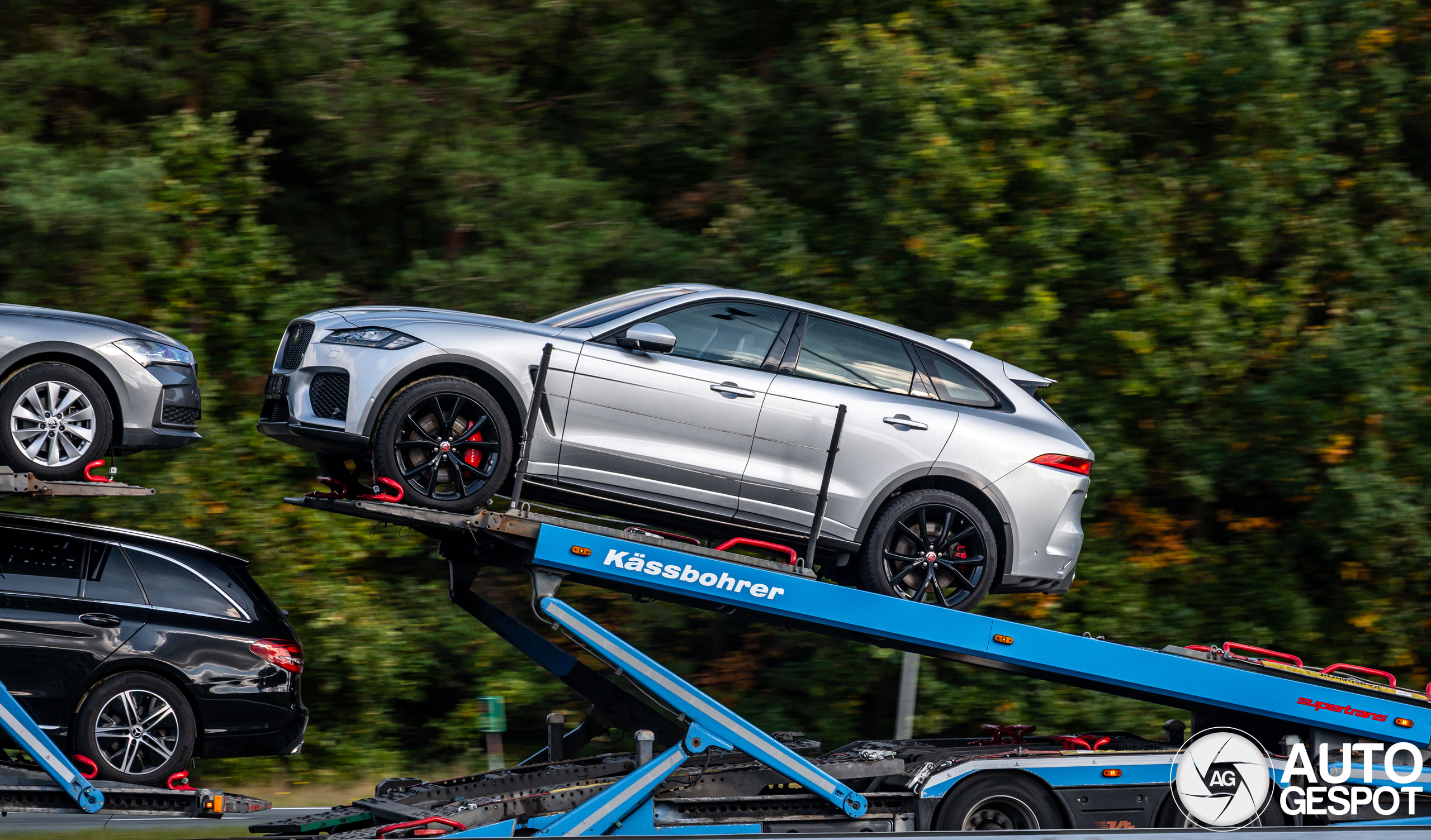 Jaguar F-Pace SVR