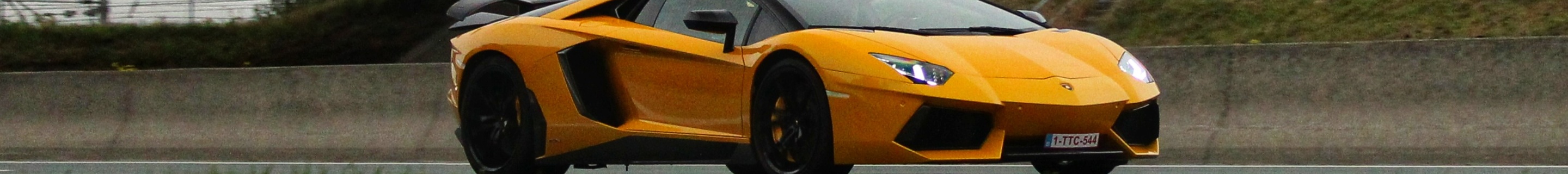 Lamborghini Aventador LP700-4 Roadster