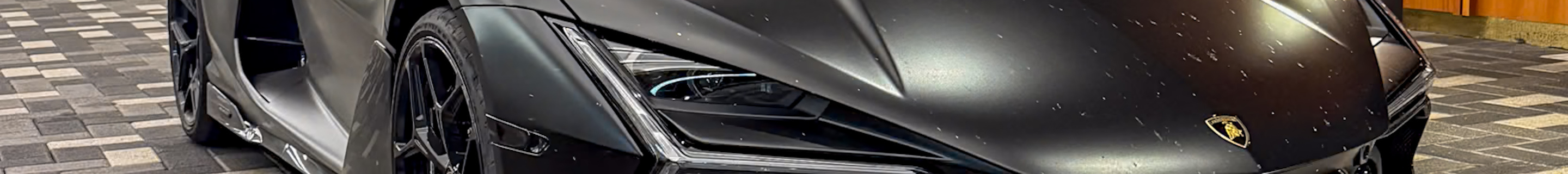 Lamborghini Revuelto