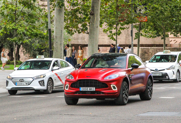 Aston Martin DBX