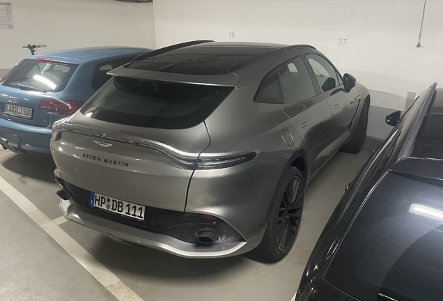 Aston Martin DBX