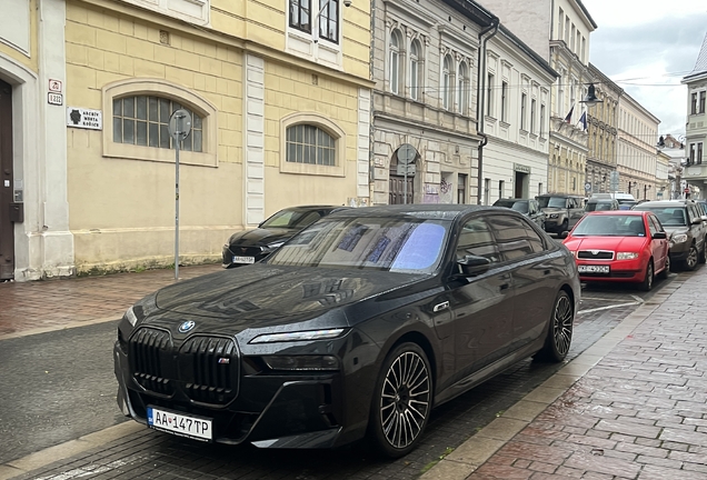 BMW M760e xDrive
