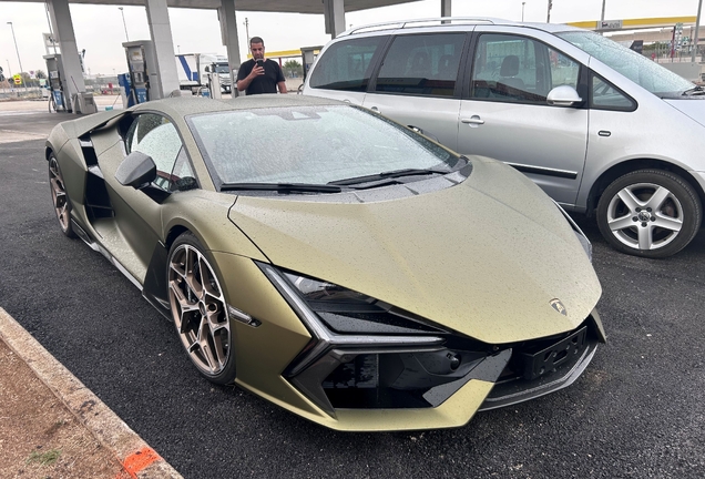 Lamborghini Revuelto