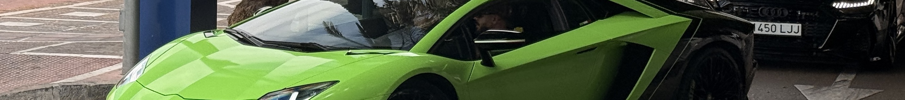 Lamborghini Aventador S LP740-4