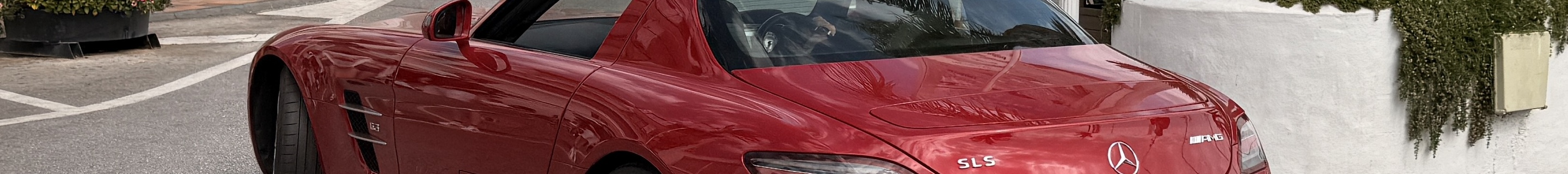 Mercedes-Benz SLS AMG