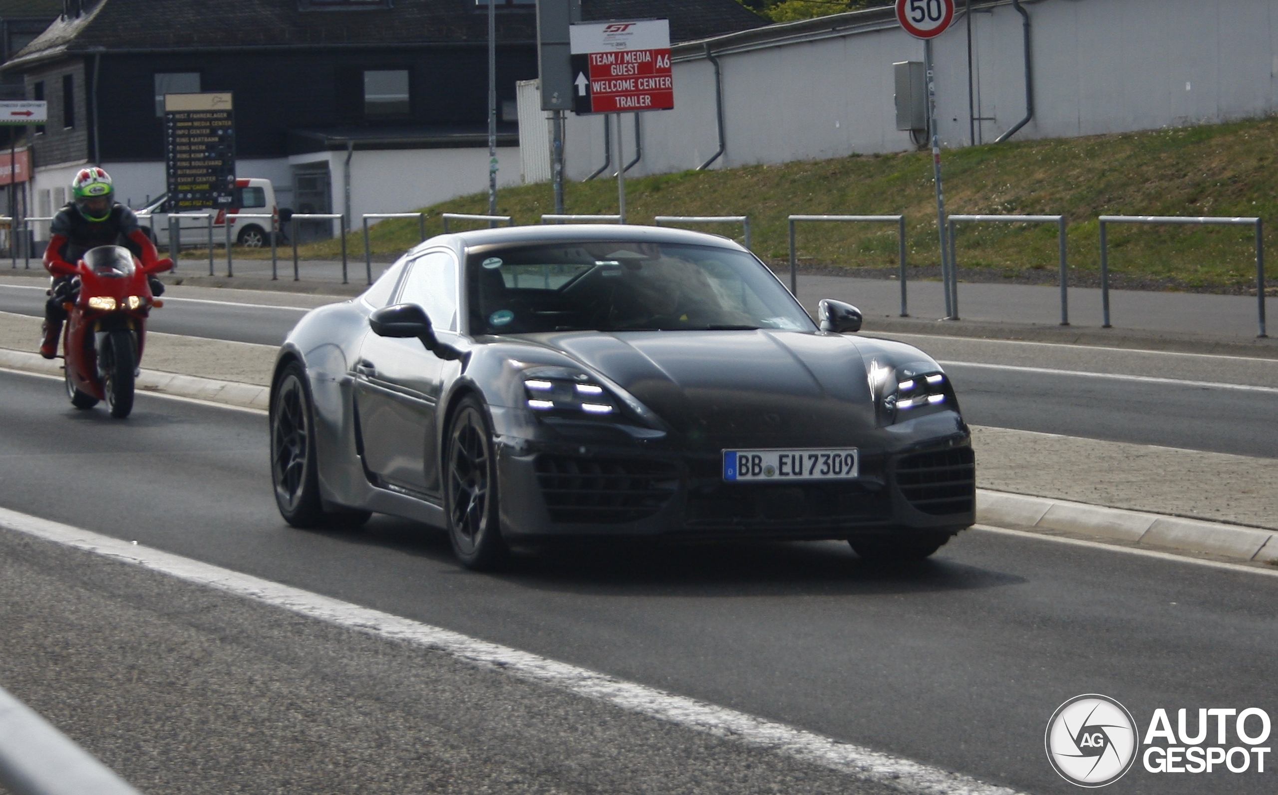 Porsche 718 Cayman EV