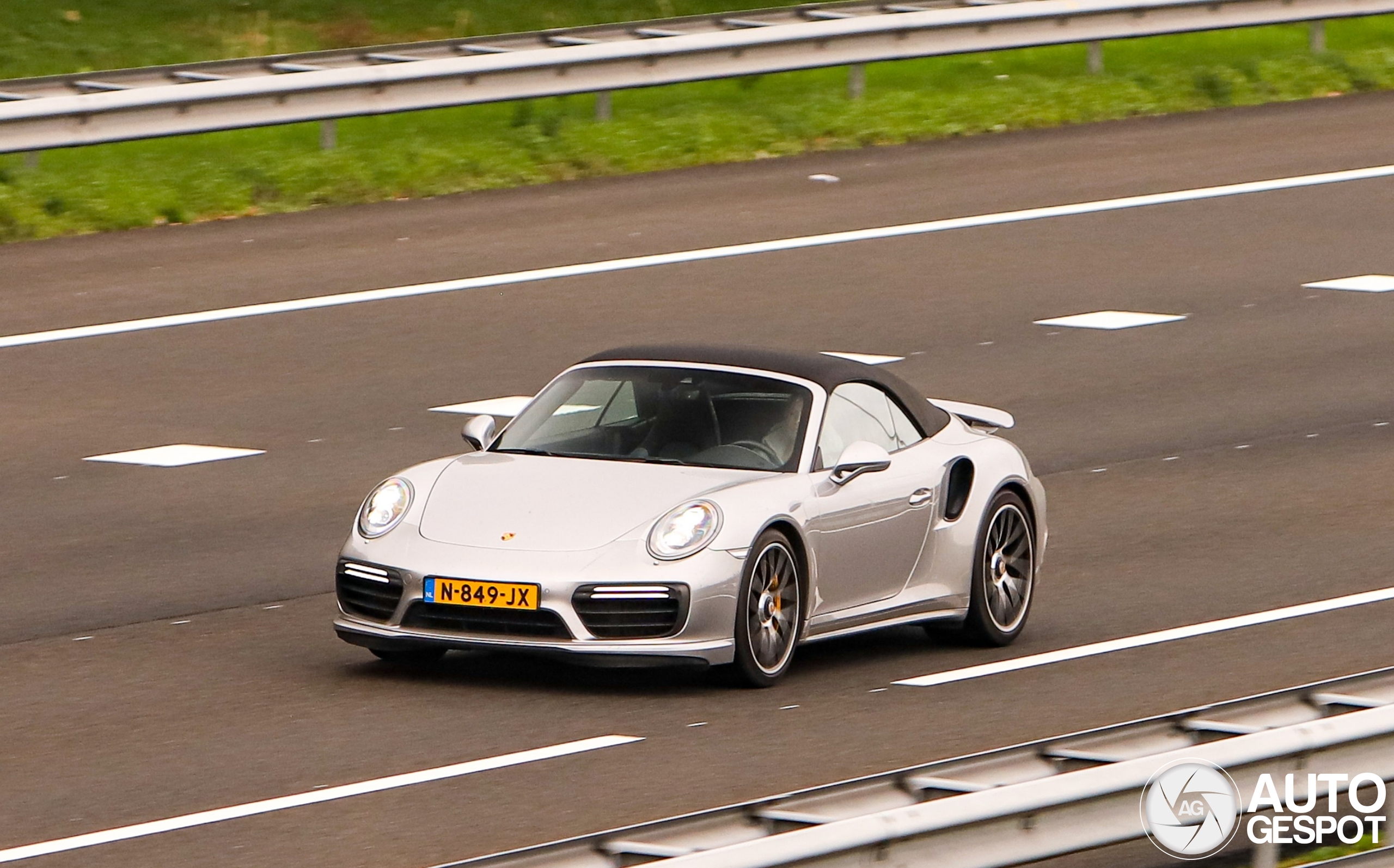 Porsche 991 Turbo S Cabriolet MkII