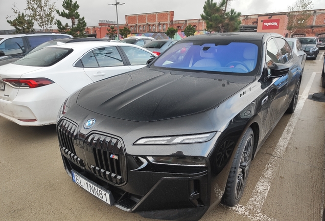 BMW M760e xDrive