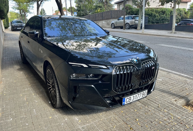 BMW M760e xDrive