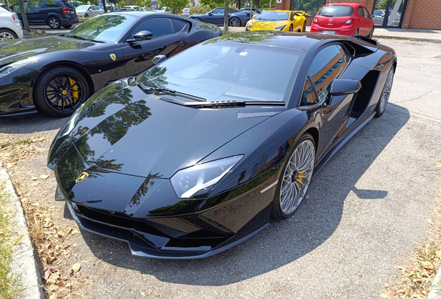 Lamborghini Aventador S LP740-4