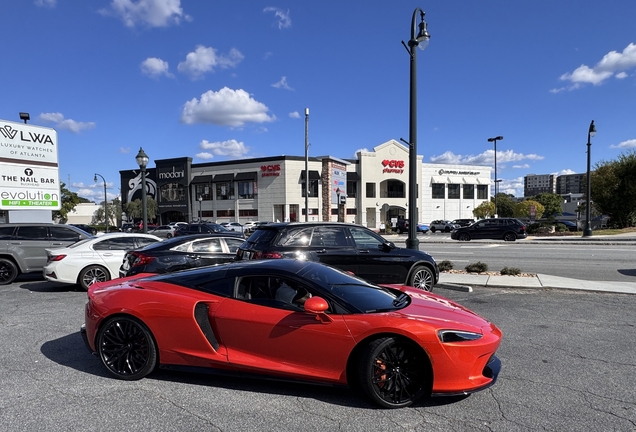 McLaren GT