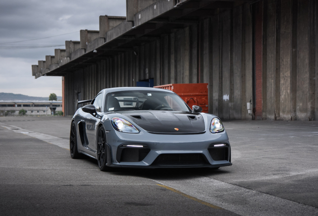Porsche 718 Cayman GT4 RS Weissach Package