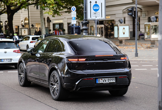 Porsche Macan EV Turbo