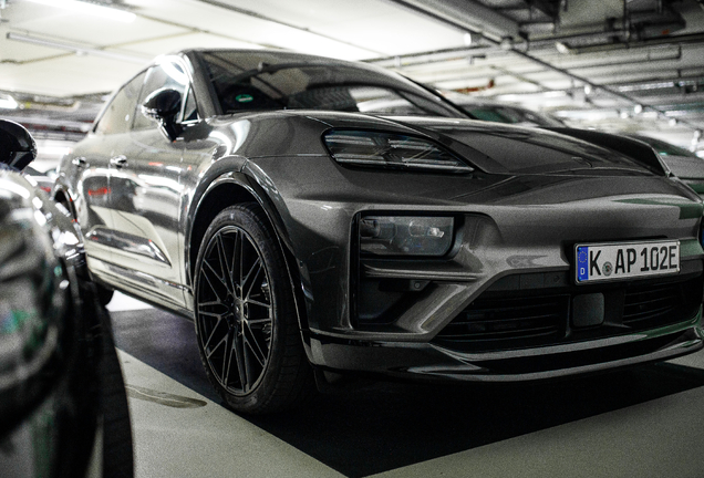 Porsche Macan EV Turbo