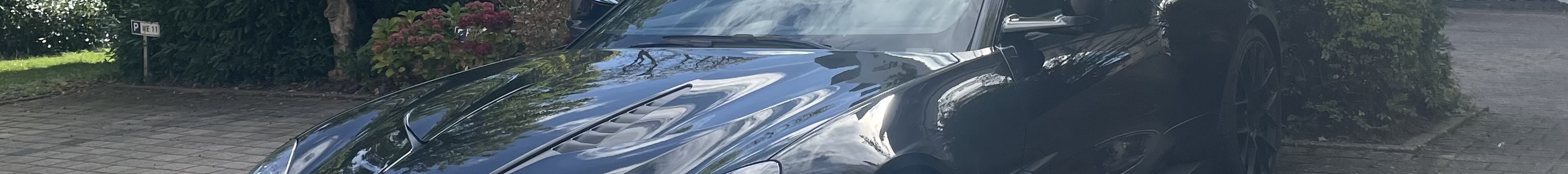 Aston Martin Vanquish 2025