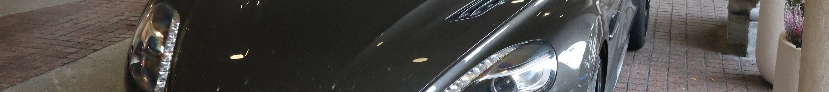 Aston Martin Vanquish S 2017