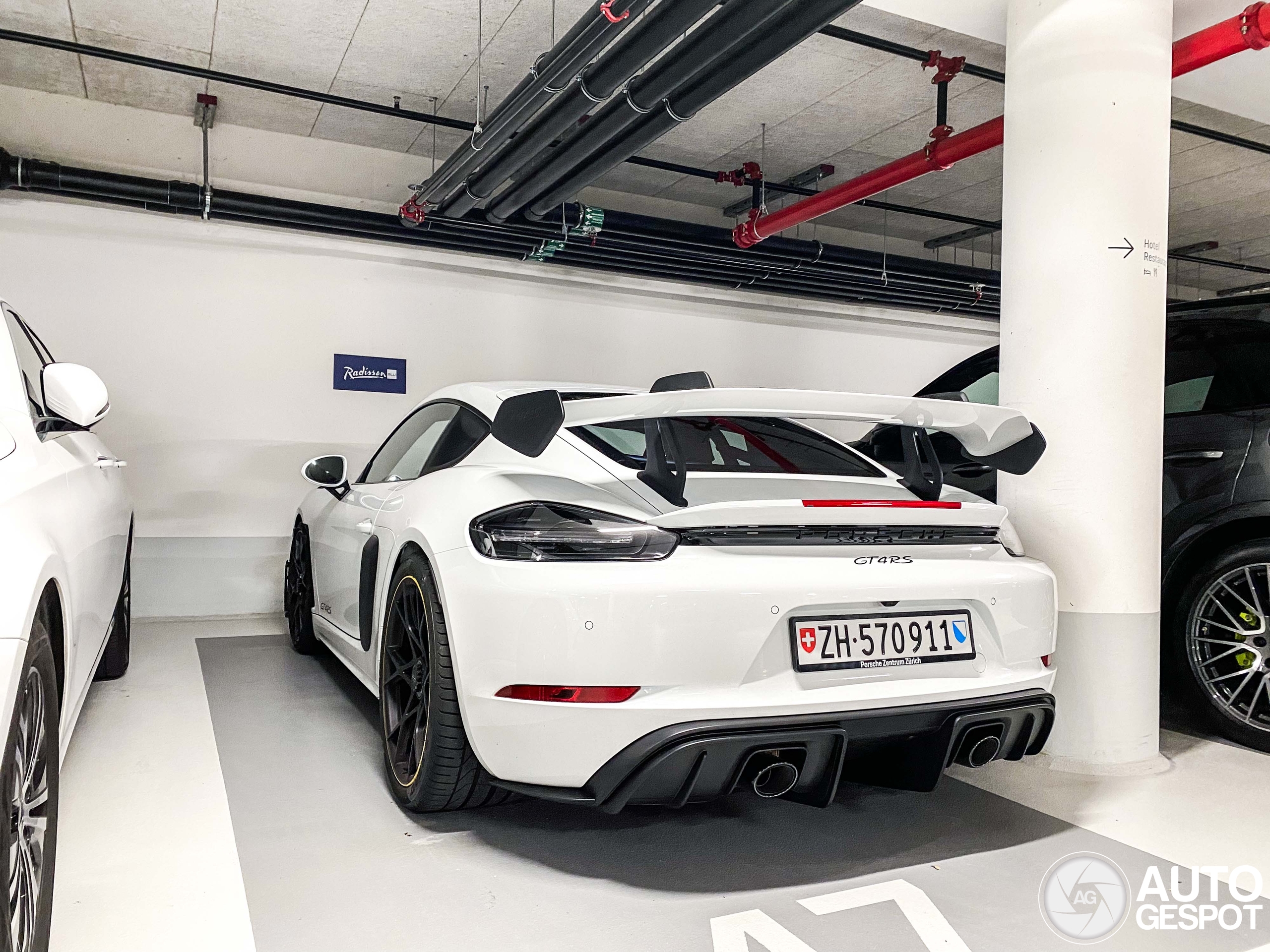 Porsche 718 Cayman GT4 RS