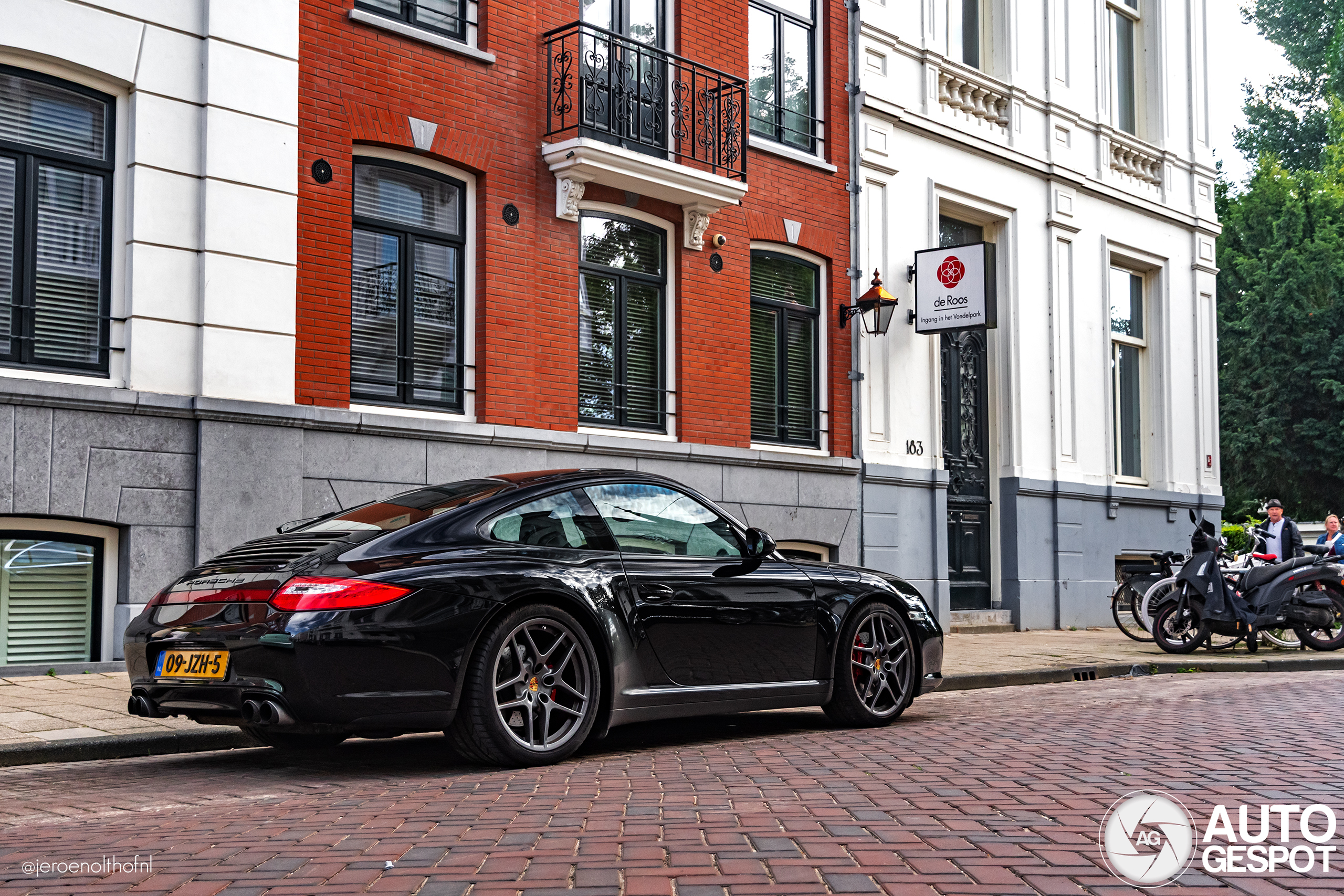 Dit is de vijftiende Porsche 997 Carrera 4S MkII Pon Edition waarmee de collectie compleet is