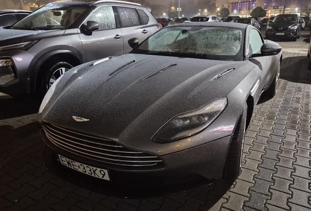 Aston Martin DB11