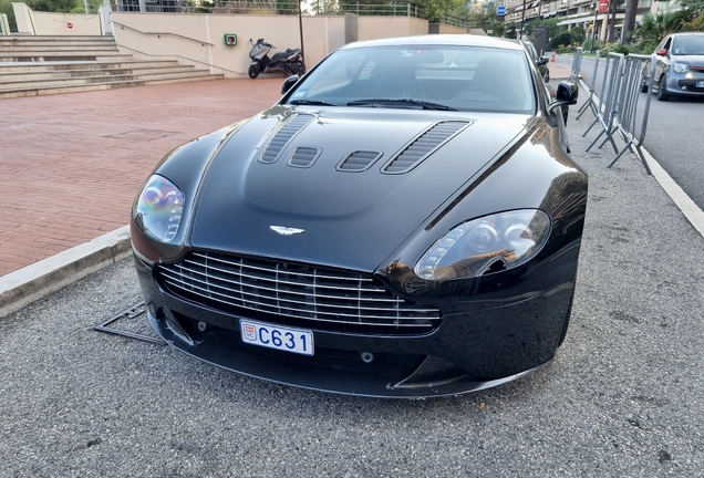 Aston Martin V12 Vantage