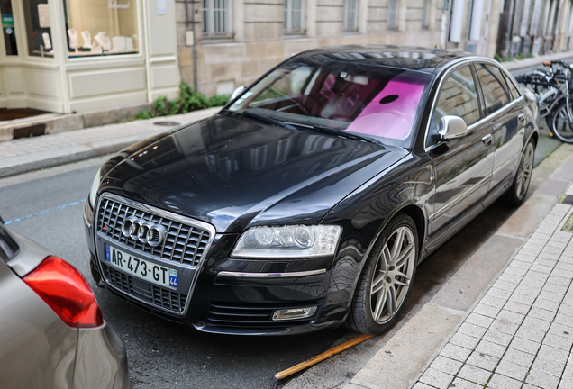 Audi S8 D3