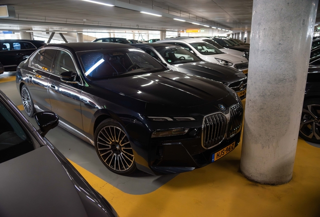 BMW M760e xDrive