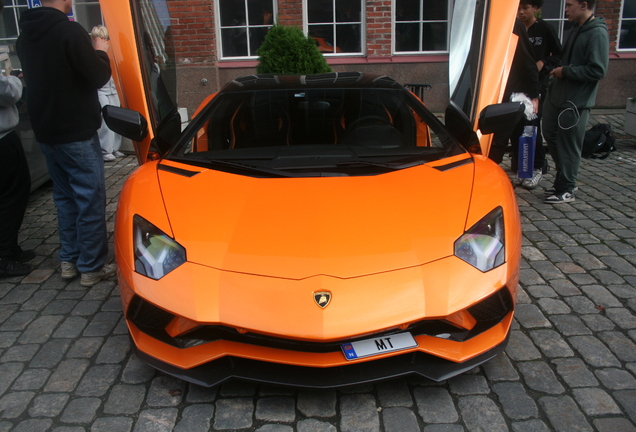 Lamborghini Aventador S LP740-4