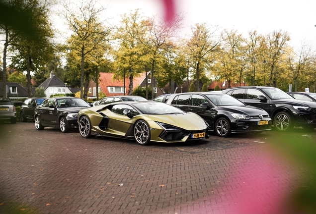 Lamborghini Revuelto