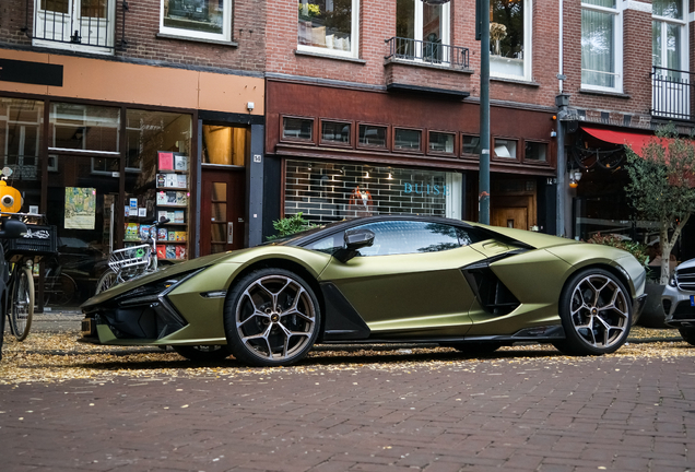 Lamborghini Revuelto