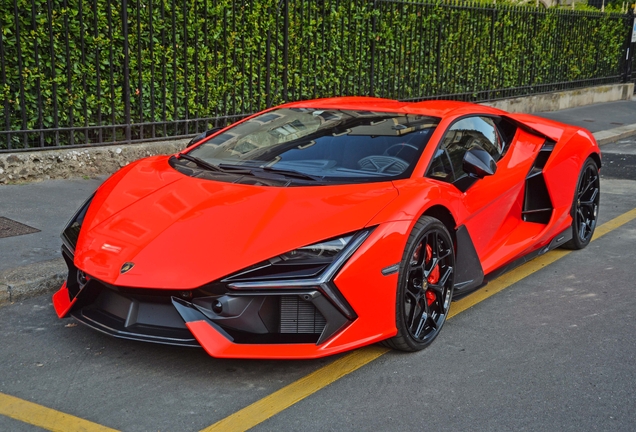Lamborghini Revuelto