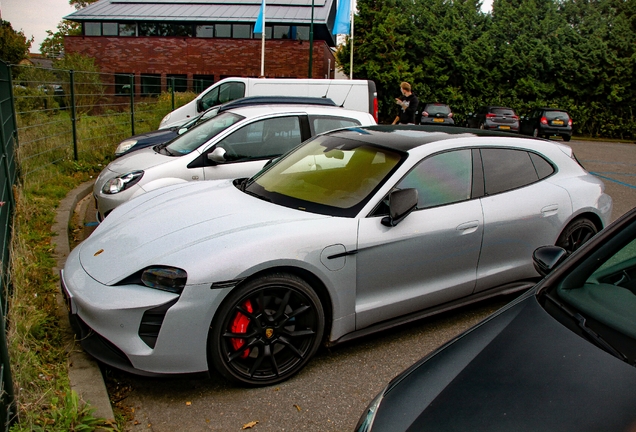 Porsche Taycan GTS Sport Turismo
