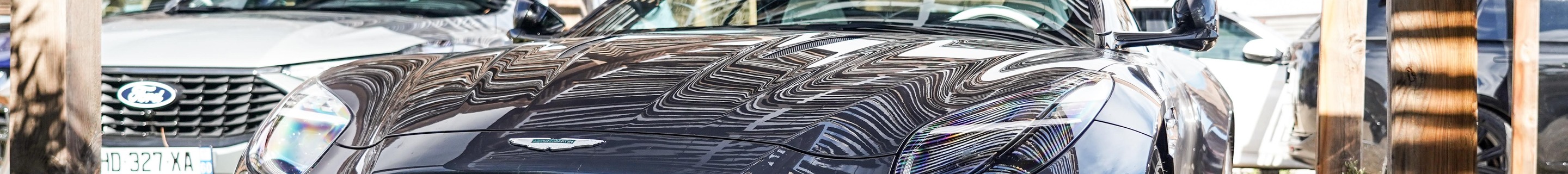 Aston Martin DB12 Volante