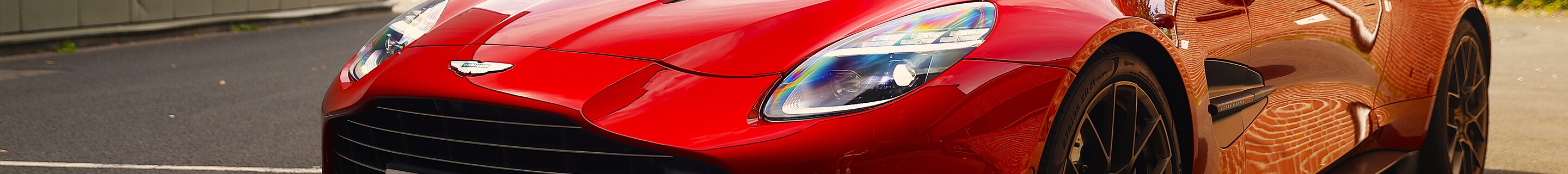 Aston Martin Vanquish 2025