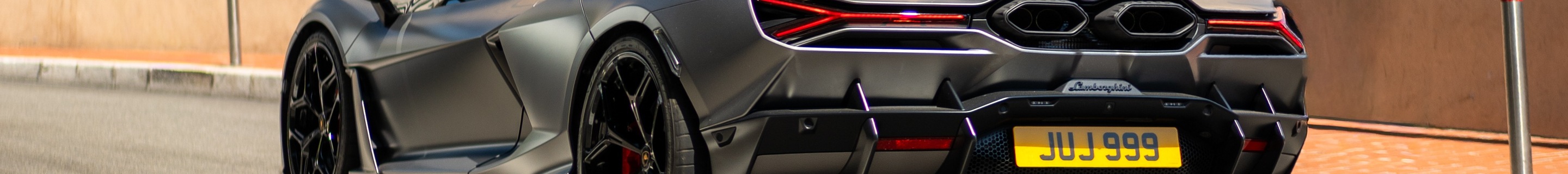 Lamborghini Revuelto