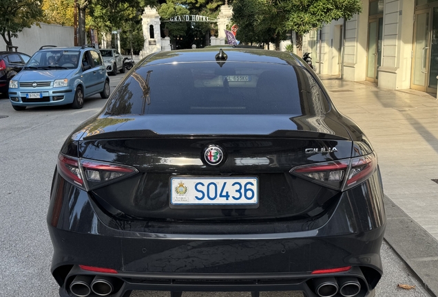 Alfa Romeo Giulia Quadrifoglio 2023