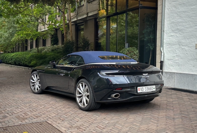 Aston Martin DB11 V8 Volante
