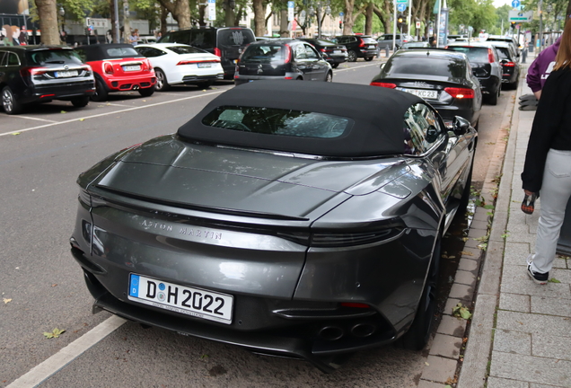 Aston Martin DBS Superleggera Volante