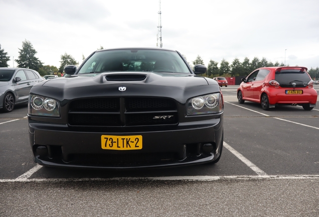 Dodge Charger SRT-8